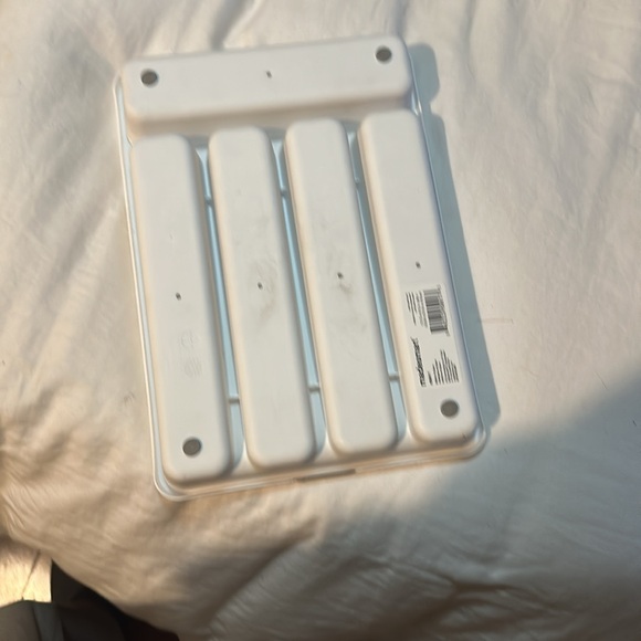BRAND NEW NEVER USED SILVERWARE ORGANIZER - Picture 4 of 5